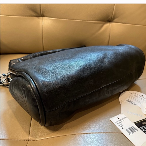 Chanel Lambskin soft hobo bag - Picture 10 of 16